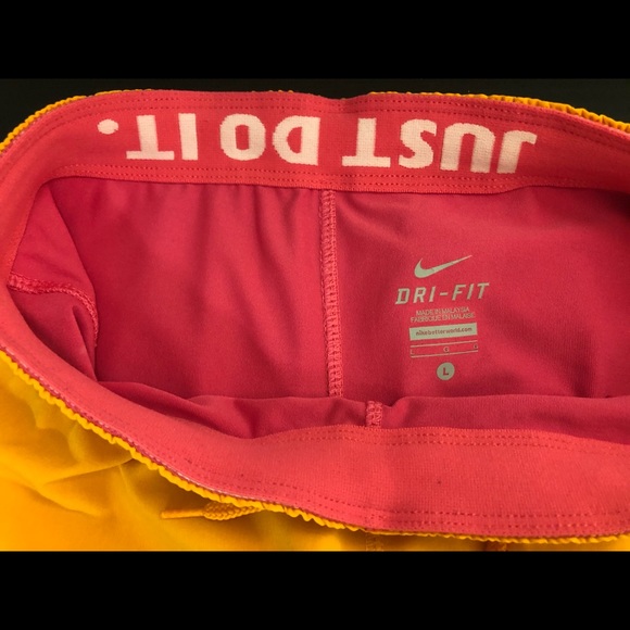 Nike shorts - Picture 3 of 4